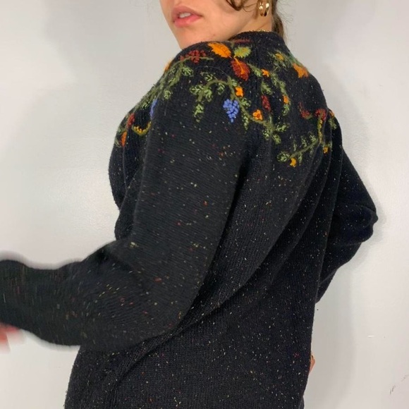 VINTAGE BLACK FLOWERS EMBROIDERY PUFFY KNIT ZIPED UP CARDIGAN - Picture 3 of 4